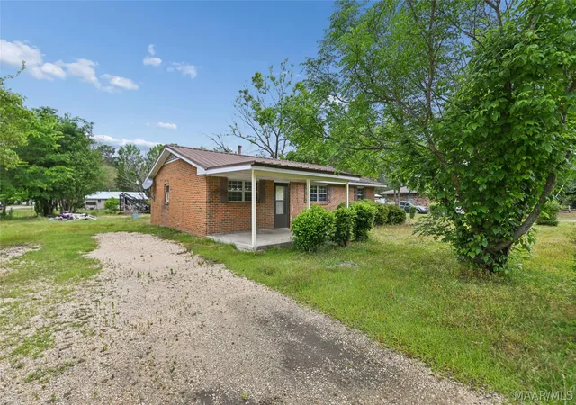 2nd image of 190 Lucky Town Loop, Elmore, AL 36025 | MLS# 586619