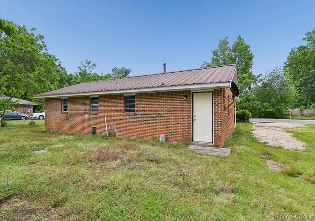 3rd image of 190 Lucky Town Loop, Elmore, AL 36025 | MLS# 586619