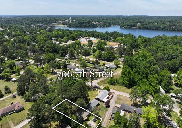 Homes for sale in Tallassee, AL | 706 7th St, Tallassee, AL 36078 | MLS# 586530