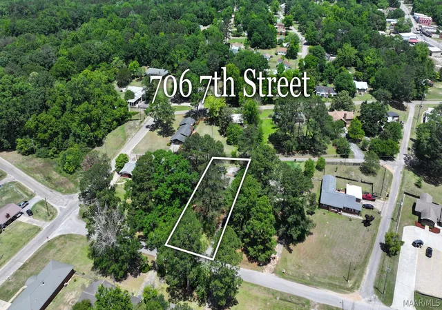 Homes for sale in Tallassee, AL | 706 7th St, Tallassee, AL 36078 | MLS# 586530