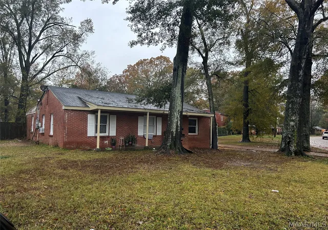 Photo 1 of Single family home for sale at 203 W Woodland Dr, Montgomery, AL 36105 | MLS# 586658 | Listing updated on 2026-06-21