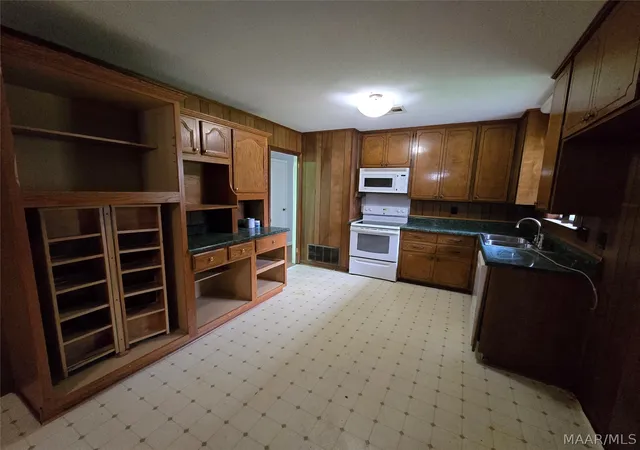 2nd image of 114 E Teri Ct, Prattville, AL 36066 | MLS# 586670