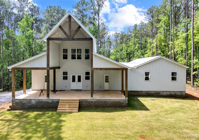 1st image of 5595 Bradley Rd, Wetumpka, AL 36092 | MLS# 586691