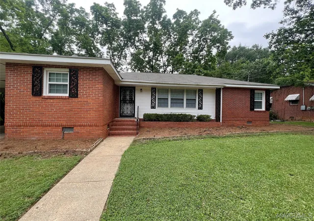 Photo 3 of Single family home for sale at 3581 Honeysuckle Rd, Montgomery, AL 36109 | MLS# 586736 | Listing updated on 2026-07-14