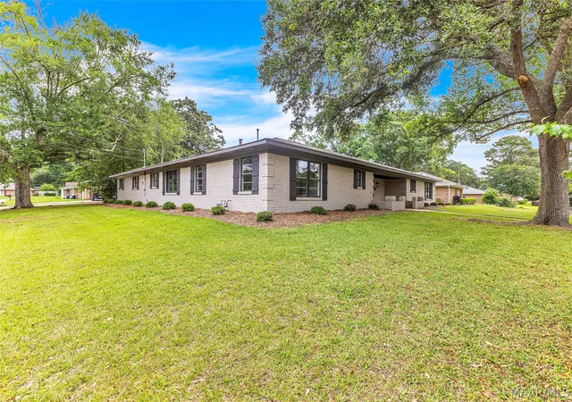 Homes for sale in Prattville, AL | 203 Kay St, Prattville, AL 36066 | MLS# 586620