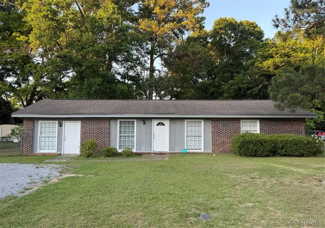2nd image of 302 Woodbine St, Selma, AL 36701 | MLS# 586767