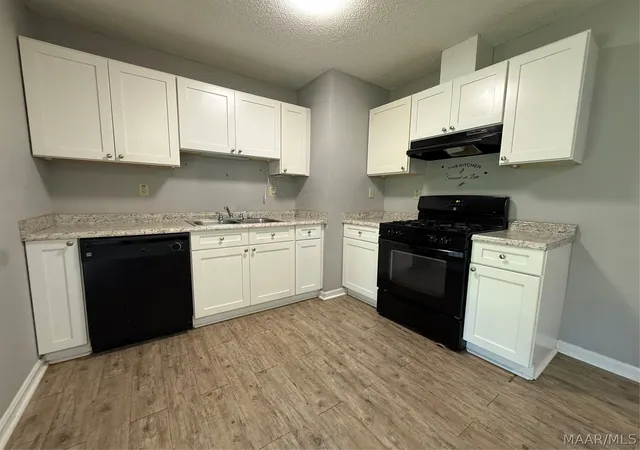 3rd image of 302 Woodbine St, Selma, AL 36701 | MLS# 586767