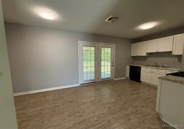 4th image of 302 Woodbine St, Selma, AL 36701 | MLS# 586767