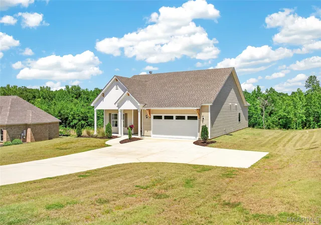 Homes for sale in Eclectic, AL | 96 Madix Dr, Eclectic, AL 36024 | MLS# 586755