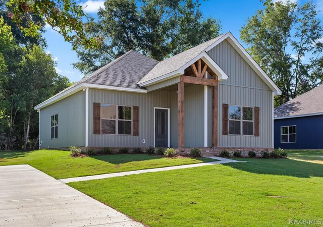 2nd image of 406 Alabama St, Wetumpka, AL 36092 | MLS# 586780