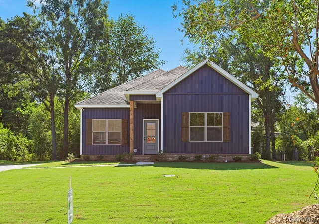 1st image of 404 Alabama St, Wetumpka, AL 36092 | MLS# 586779
