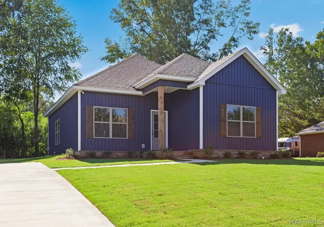 2nd image of 404 Alabama St, Wetumpka, AL 36092 | MLS# 586779