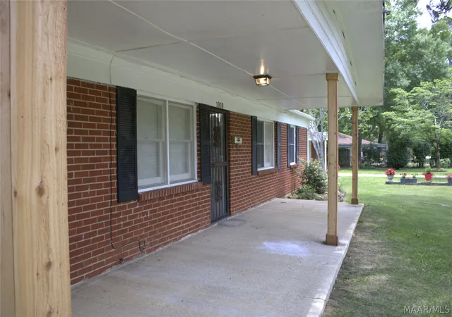 2nd image of 1010 Coliseum Blvd, Montgomery, AL 36109 | MLS# 586827
