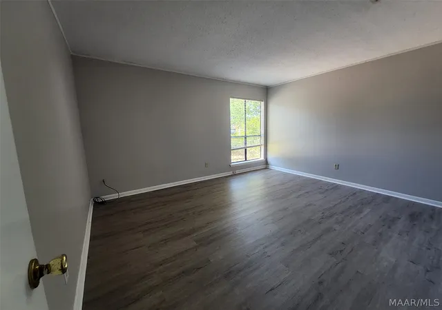 11th image of 49 Glenwood Ct, Millbrook, AL 36054 | MLS# 586757
