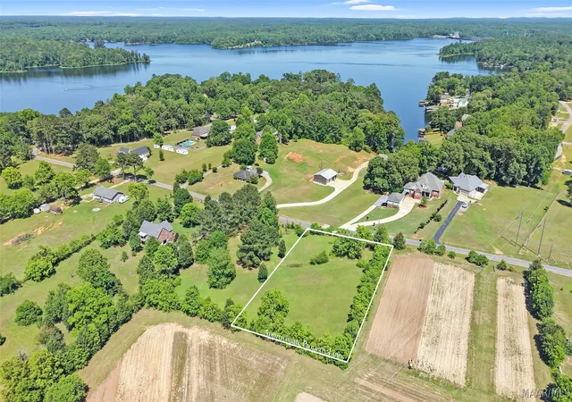 2nd image of 317 Lake Region Cir, Wetumpka, AL 36092 | MLS# 586882