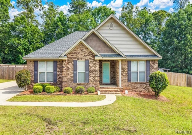 Homes for sale in Deatsville, AL | 115 Fox Run Dr, Deatsville, AL 36022 | MLS# 586975
