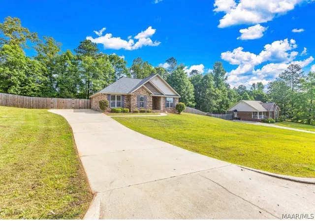 Homes for sale in Deatsville, AL | 115 Fox Run Dr, Deatsville, AL 36022 | MLS# 586975