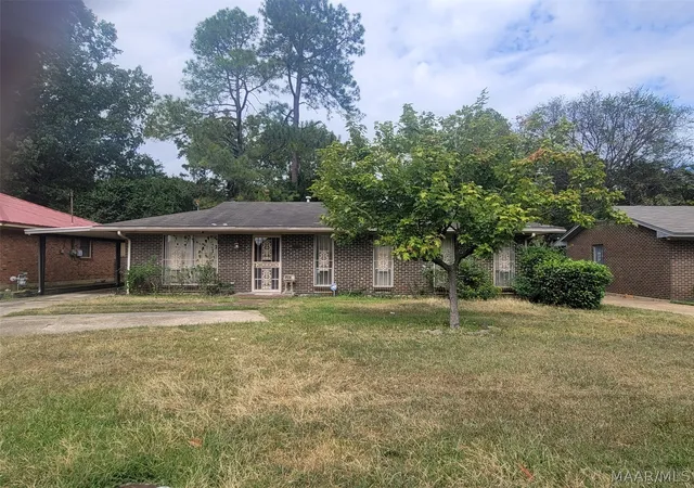 Homes for sale in Montgomery, AL | 2556 Westwood Dr, Montgomery, AL 36108 | MLS# 586981