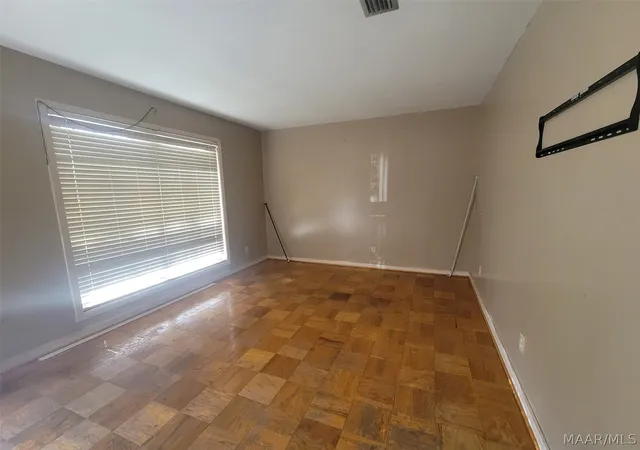 3rd image of 2556 Westwood Dr, Montgomery, AL 36108 | MLS# 586981