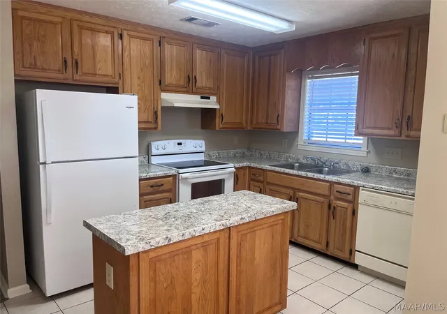 2nd image of 7216 Brampton Ln, Montgomery, AL 36117 | MLS# 586441