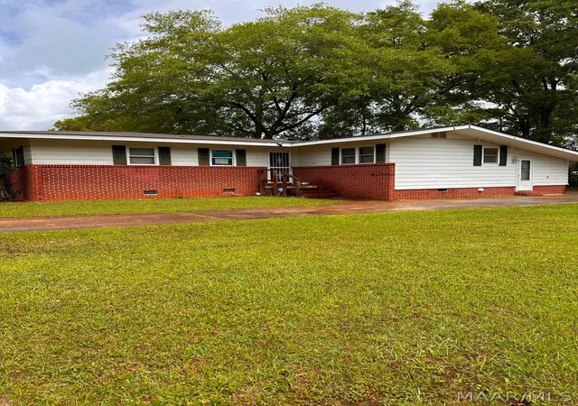 Photo 1 of Single family home for sale at 121 S Ann St, Enterprise, AL 36330 | MLS# 587029 | Listing updated on 2026-08-26