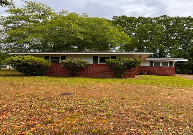 Photo 2 of Single family home for sale at 121 S Ann St, Enterprise, AL 36330 | MLS# 587029 | Listing updated on 2026-08-26