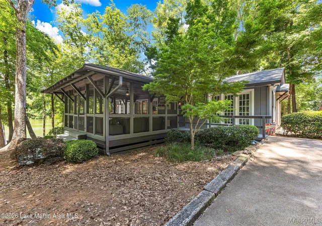 Homes for sale in Jacksons Gap, AL | 605 Lakeview Hts, Jacksons Gap, AL 36861 | MLS# 587030