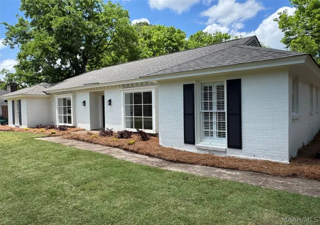 Photo 1 of Sale Pending at 3321 Ridgefield Dr, Montgomery, AL 36106 | MLS# 587028 | Listing updated on 2026-08-27
