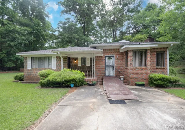 1st image of 426 North Dr, Marion, AL 36756 | MLS# 586812