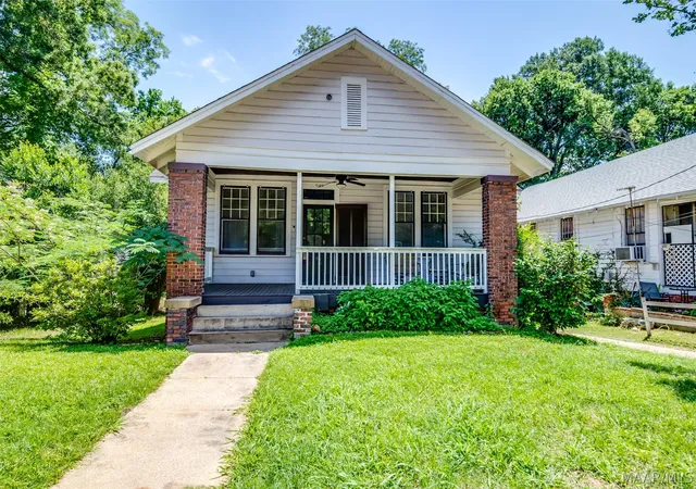 Homes for sale in Montgomery, AL | 949 S Lawrence St, Montgomery, AL 36104 | MLS# 586881