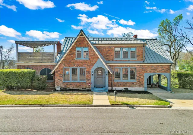 2nd image of 209 Dozier St, Wetumpka, AL 36092 | MLS# 587082