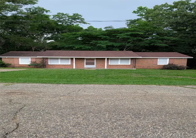 Homes for sale in Selma, AL | 1927 Cannon Ln, Selma, AL 36701 | MLS# 587051