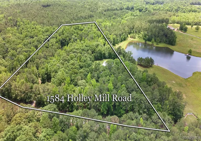 Homes for sale in Eclectic, AL | 1584 Holley Mill Rd, Eclectic, AL 36024 | MLS# 587063