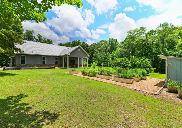 Homes for sale in Eclectic, AL | 1584 Holley Mill Rd, Eclectic, AL 36024 | MLS# 587063