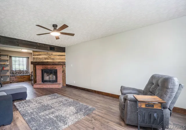 Photo 3 of Single family home for sale at 210 Scenic Dr, Elmore, AL 36025 | MLS# 587151 | Listing updated on 2026-09-29