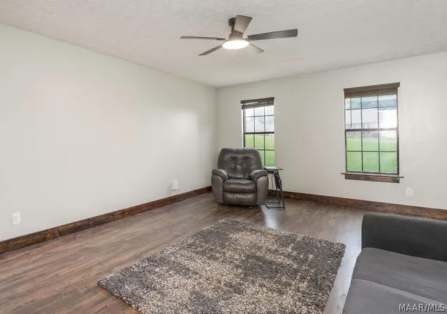 Photo 3 of Single family home for sale at 210 Scenic Dr, Elmore, AL 36025 | MLS# 587151 | Listing updated on 2026-09-29
