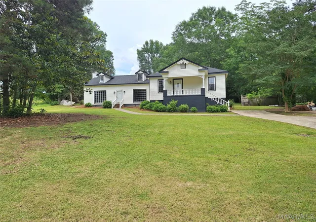 Homes for sale in Phenix City, AL | 9 Pickens St, Phenix City, AL 36869 | MLS# 587221