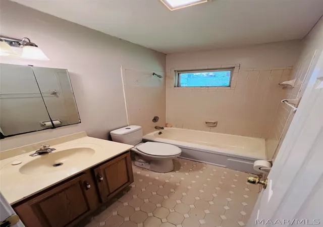 Photo 3 of Single family home for sale at 3607 Nottingham Rd, Montgomery, AL 36109 | MLS# 587344 | Listing updated on 2026-09-25