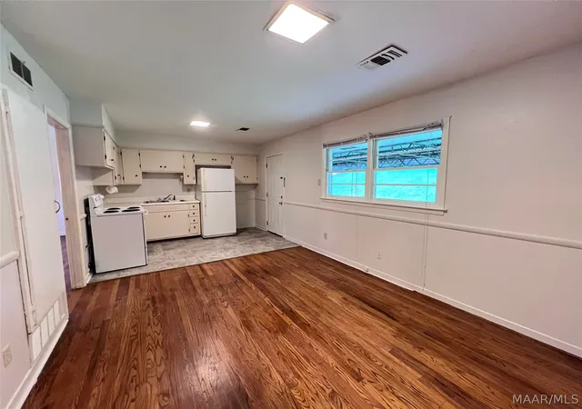 Photo 3 of Single family home for sale at 3607 Nottingham Rd, Montgomery, AL 36109 | MLS# 587344 | Listing updated on 2026-09-25
