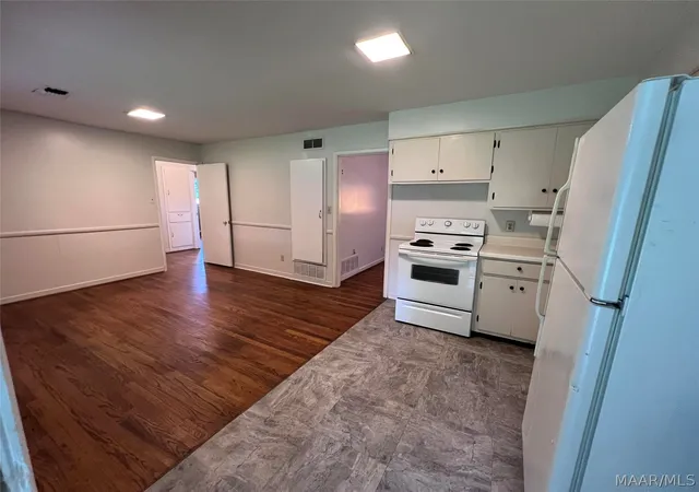Photo 4 of Single family home for sale at 3607 Nottingham Rd, Montgomery, AL 36109 | MLS# 587344 | Listing updated on 2026-09-25