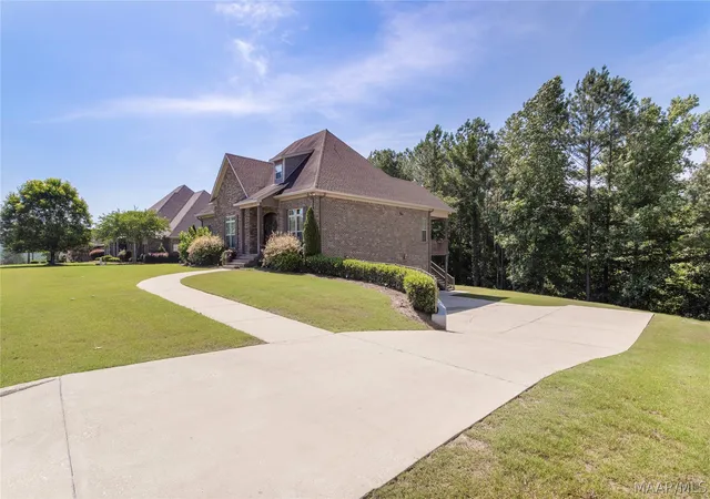 3rd image of 800 Brookwood Dr, Wetumpka, AL 36093 | MLS# 587347
