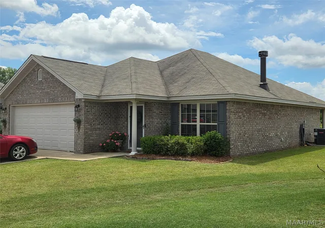 2nd image of 72 Oasis Dr, Wetumpka, AL 36092 | MLS# 587392