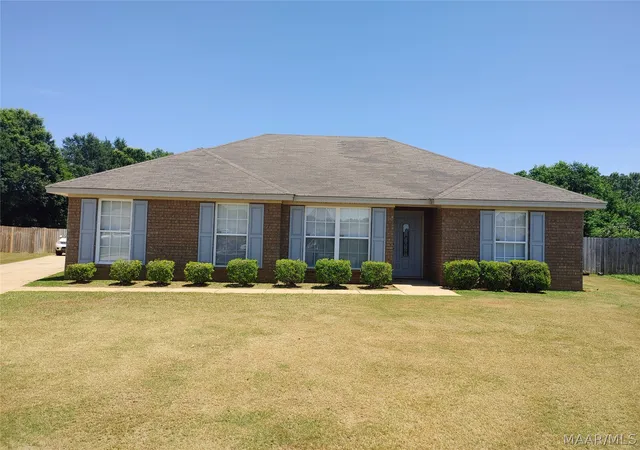 Homes for sale in Wetumpka, AL | 2 Christy Ct, Wetumpka, AL 36092 | MLS# 587214