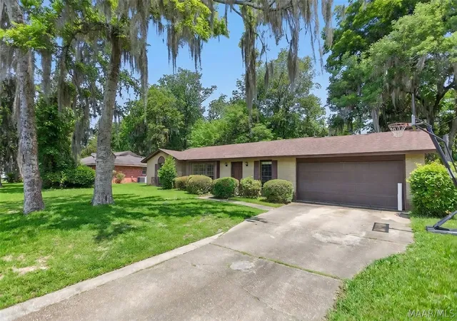 3rd image of 2807 Page Pl, Montgomery, AL 36116 | MLS# 587405