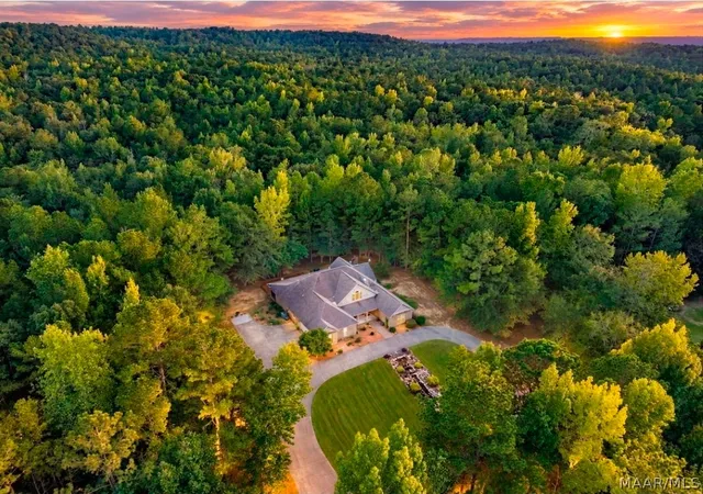 Photo 3 of Single family home for sale at 10476 Redland Rd, Wetumpka, AL 36093 | MLS# 587396 | Listing updated on 2026-09-23