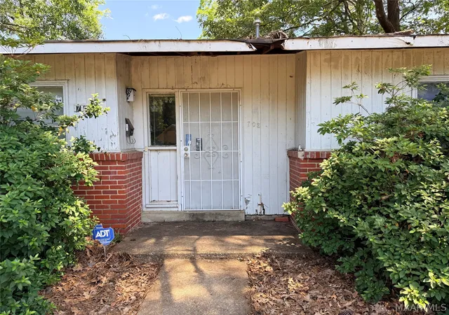 2nd image of 702 Capri St, Montgomery, AL 36105 | MLS# 587432