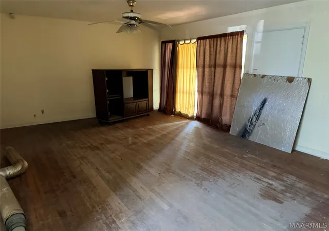 3rd image of 702 Capri St, Montgomery, AL 36105 | MLS# 587432