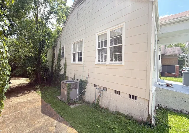 Photo 3 of Single family home for sale at 2138 E 2nd Street, Montgomery, AL 36106 | MLS# 587471 | Listing updated on 2026-07-28