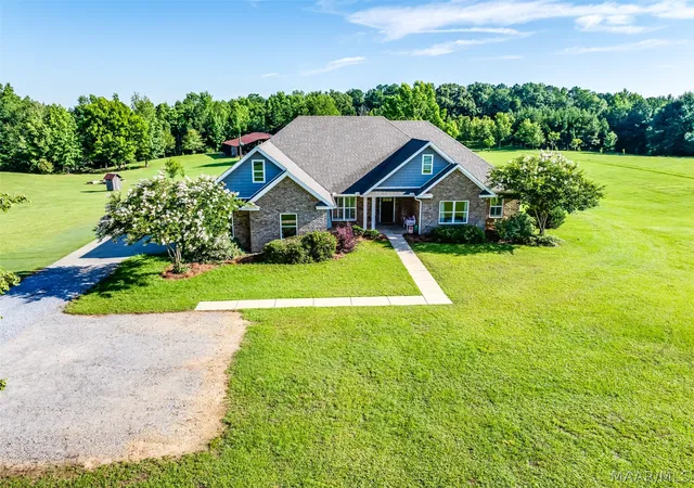 Photo 2 of Single family home for sale at 575 Mercer Rd, Elmore, AL 36025 | MLS# 587479 | Listing updated on 2026-07-02