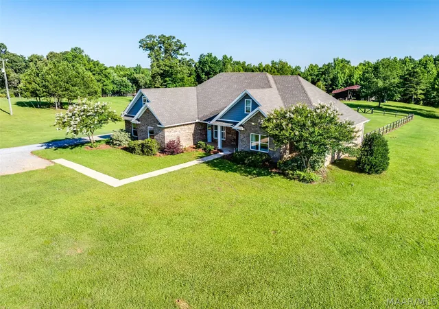 Photo 3 of Single family home for sale at 575 Mercer Rd, Elmore, AL 36025 | MLS# 587479 | Listing updated on 2026-07-02